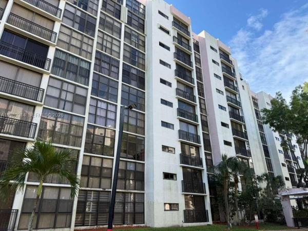 Plaza Of The Americas, 17011 N Bay Rd #709, Sunny Isles Beach, Florida 33160, image 1