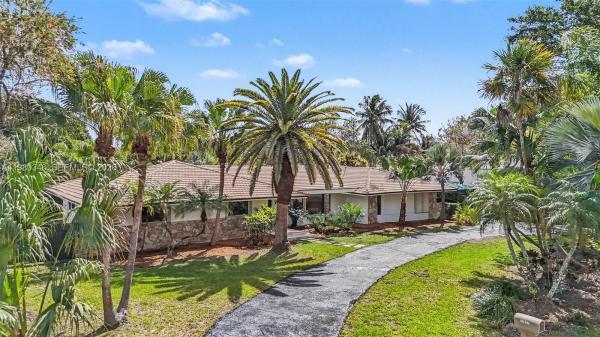 13621 SW 103rd Ave, Unincorporated Dade County, Florida 33176, image 1
