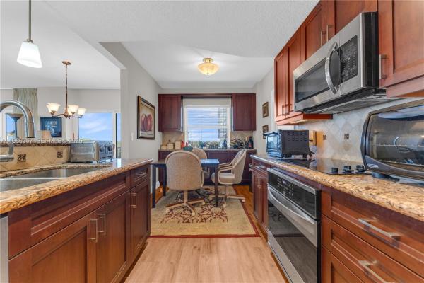 Hillcrest, 3800 Hillcrest Dr #511, Hollywood, Florida 33021, image 2