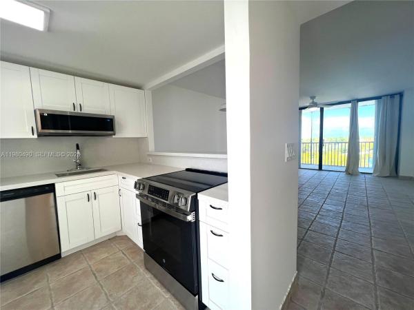 Ensenada, 3475 N Country Club Dr #716, Aventura, Florida 33180, image 2