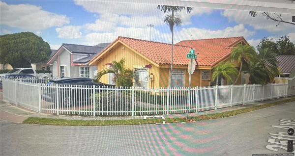 Alameda Jardins, 2501 W 73rd Pl, Hialeah, Florida 33016, image 1