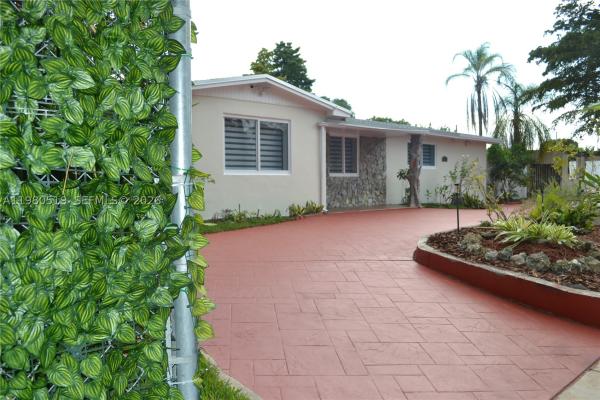 Cutler Ridge Pines, 19901 SW 92nd Ave, Cutler Bay, Florida 33157, image 2