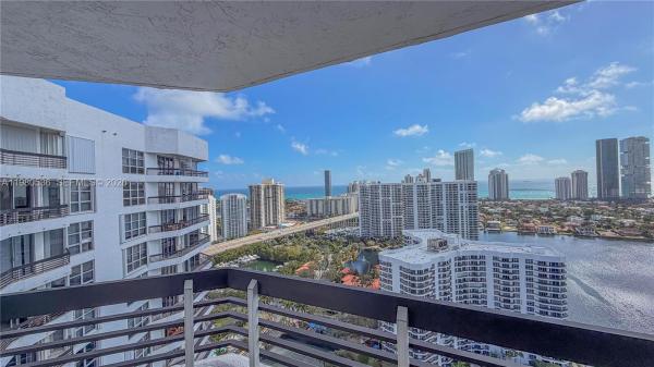Mystic Pointe Tower 500, 3530 Mystic Pointe Dr #PH-13, Aventura, Florida 33180, image 3