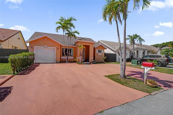 Chante Clare, 24952 SW 129th Pl, Princeton, Florida 33032, image 2