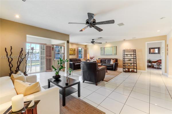 Robin's Run West, 14952 SW 149th St, Country Walk, Florida 33196, image 3