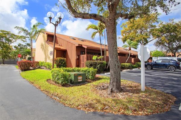 Sandpiper Woods, 402 SE 14th St, Dania Beach, Florida 33004, image 1