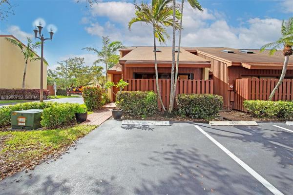 Sandpiper Woods, 402 SE 14th St, Dania Beach, Florida 33004, image 2