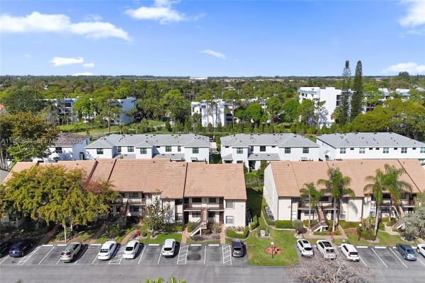 Lucerne Pointe, 7681 Tahiti Ln #205, Lake Worth, Florida 33467, image 2