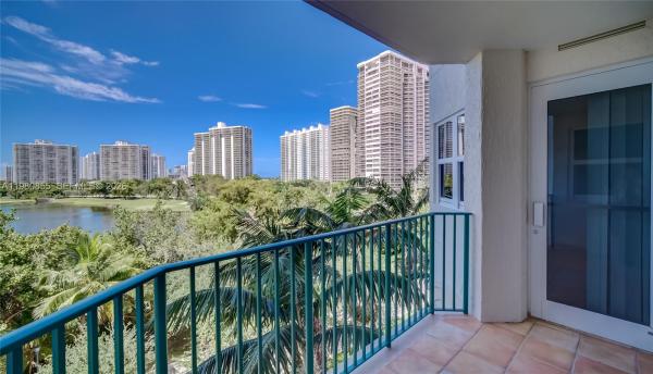 Turnberry Village North Tower, 20000 E Country Club Dr #512, Aventura, Florida 33180, image 1