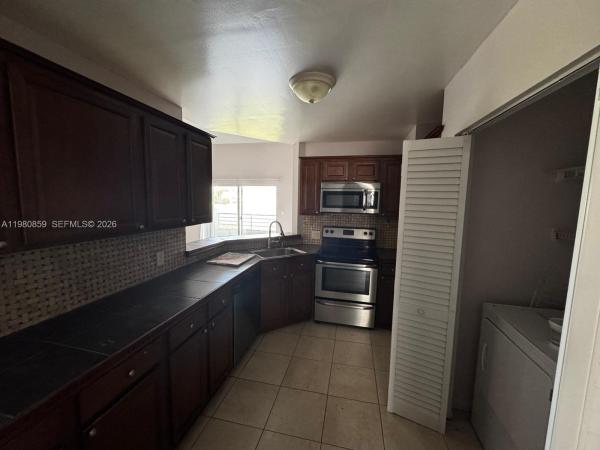 Summer Lake At Three Lakes, 3441 NW 44th St #106, Oakland Park, Florida 33309, image 3