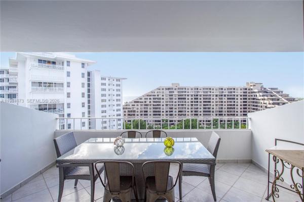 Commodore Club South, 199 Ocean Lane Dr #1207, Key Biscayne, Florida 33149, image 2