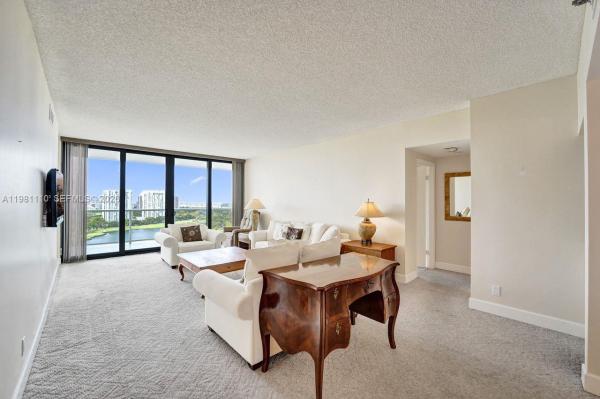 Hamptons West, 20281 E Country Club Dr #1703, Aventura, Florida 33180, image 3