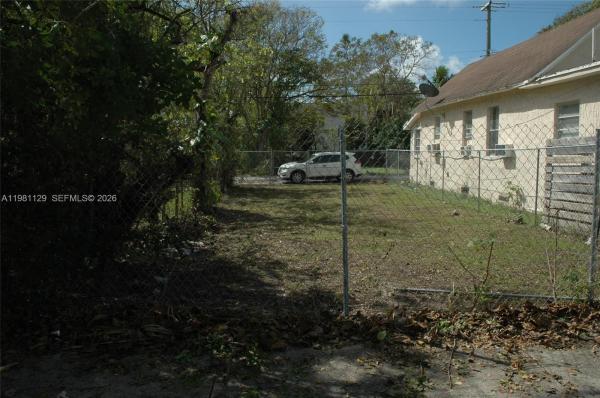 St Albans Park, 3817 Washington Ave, Miami, Florida 33133, image 3
