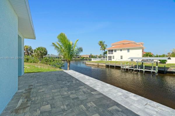 Cape Coral, 1105 SE 38th St, Cape Coral, Florida 33904, image 2