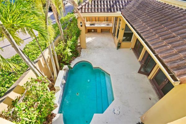 Island Way, 3728 NE 208th Ter, Aventura, Florida 33180, image 1