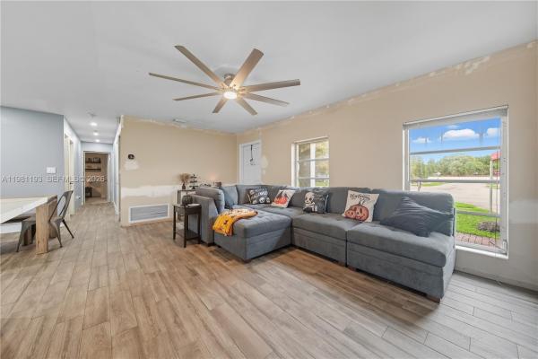 Winston Park, 13605 SW 73rd Ter, Kendale Lakes, Florida 33183, image 3