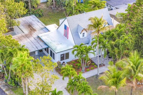 Fulford By The Sea, 1960 NE 182nd St, North Miami Beach, Florida 33162, image 2