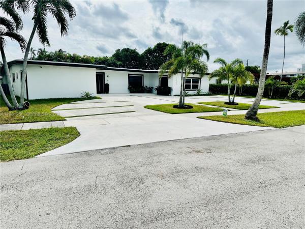 Sky Lake, 1940 NE 186th Dr, North Miami Beach, Florida 33179, image 1