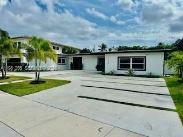 Sky Lake, 1940 NE 186th Dr, North Miami Beach, Florida 33179, image 3
