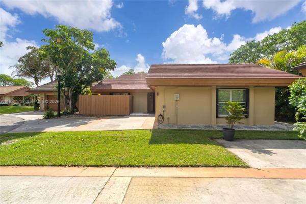 19951 NE 10th Place Way, Unincorporated Dade County, Florida 33179, image 1