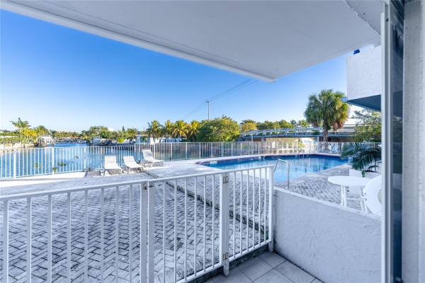 Keystone Manor, 2225 NE 123rd St #114, North Miami, Florida 33181, image 2