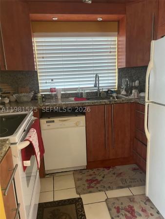 Colony Point, 1100 Colony Point Cir #201, Pembroke Pines, Florida 33026, image 1