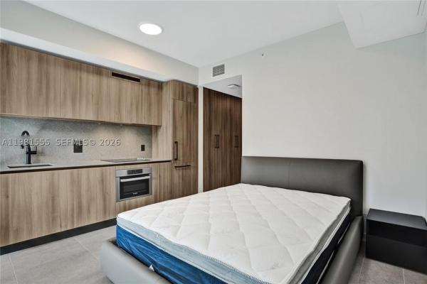 121 NE 5th St #801B, Miami, Florida 33132, image 3