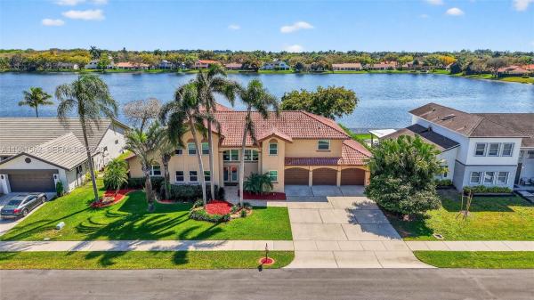 Ridgeview Lake Estates, 10376 SW 18th St, Davie, Florida 33324, image 3