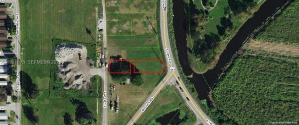 Ridgeway Beach, 636 S Lake Ave, Pahokee, Florida 33476, image 1