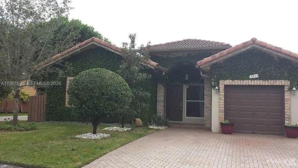 15826 SW 138th Ter, Unincorporated Dade County, Florida 33196, image 1