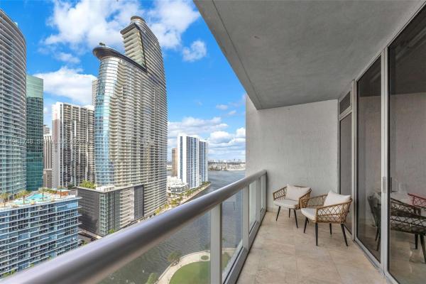 Icon Brickell Tower 3, 485 Brickell Ave #2503, Miami, Florida 33131, image 2