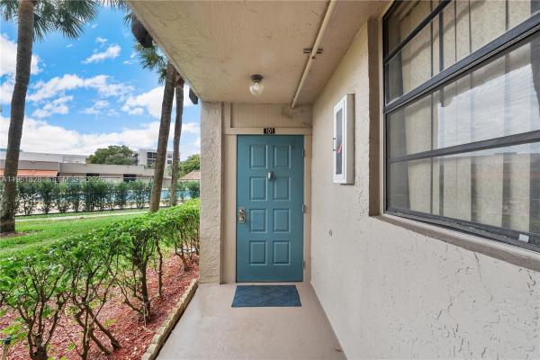 Colony Point, 1101 Colony Point Cir #101, Pembroke Pines, Florida 33026, image 1