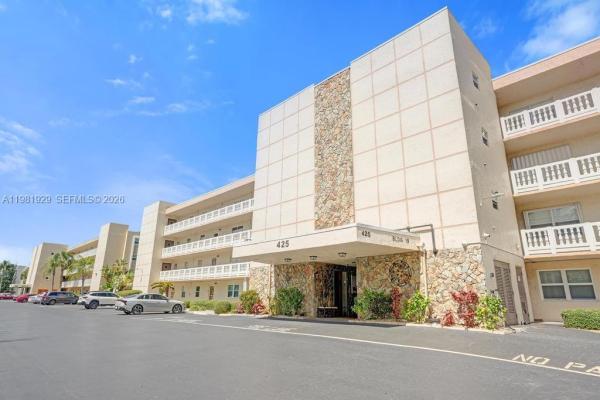 Meadowbrook Lakes, 425 SE 11th Ter #204, Dania Beach, Florida 33004, image 1