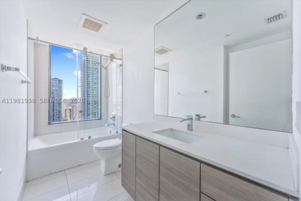 Icon Bay, 460 NE 28th St #3301, Miami, Florida 33137, image 1