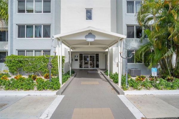Dadeland Place, 9143 SW 77th Ave #B802, Unincorporated Dade County, Florida 33156, image 2