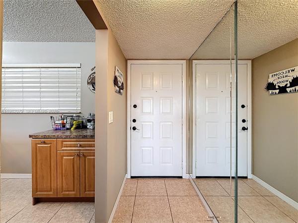 Country Lane, 17000 NW 67th Ave #423, Hialeah, Florida 33015, image 2