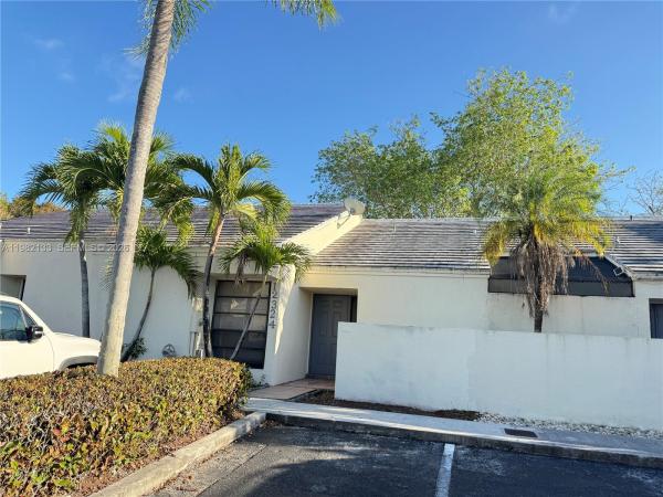 Villas Of Deerwood, 12324 SW 148th Ter, Three Lakes, Florida 33186, image 3