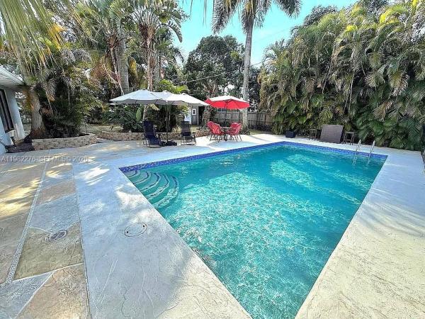 Melrose Park, 521 E Evanston Cir, Fort Lauderdale, Florida 33312, image 2