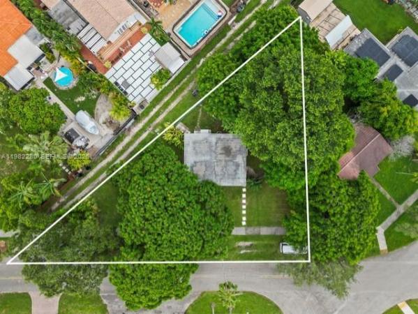 Miami Springs No HOA, 201 Flagler Dr, Miami Springs, Florida 33166, image 3