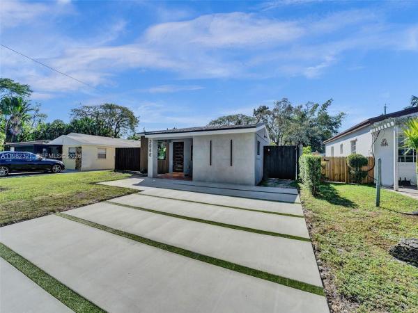 Fulford By The Sea, 2066 NE 174th St #., North Miami Beach, Florida 33162, image 1