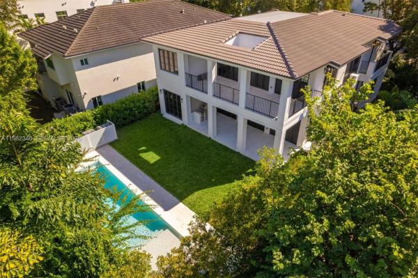 Coconut Grove Manor, 4191 Battersea Rd, Miami, Florida 33133, image 3