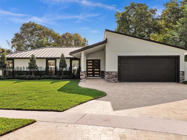 Pembroke Lakes, 1501 NW 109th Ter, Pembroke Pines, Florida 33026, image 1