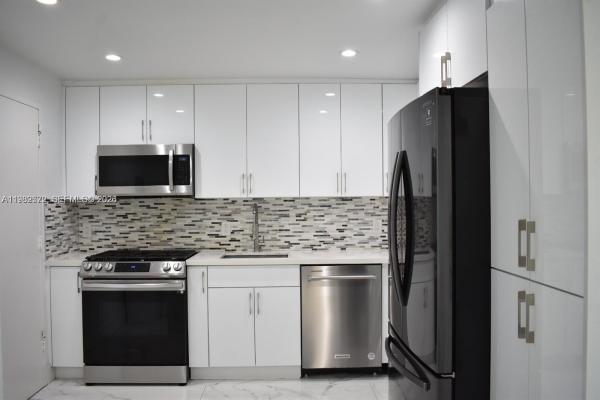 Creek Towers & Yacht Club, 8024 Tatum Waterway Dr #5A, Miami Beach, Florida 33141, image 1