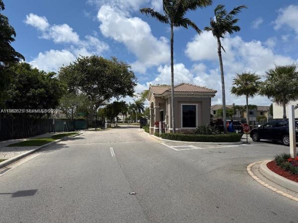 Champion Lakes, 424 NE 194th Ter, Ives Estates, Florida 33179, image 2