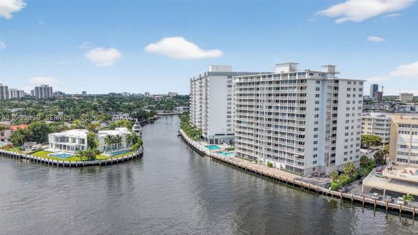 121 Golden, 121 Golden Isles Dr #205, Hallandale Beach, Florida 33009, image 2