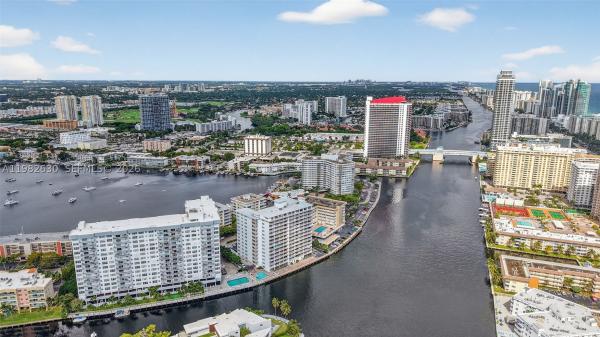 121 Golden, 121 Golden Isles Dr #205, Hallandale Beach, Florida 33009, image 3