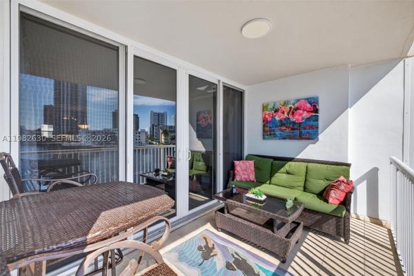 121 Golden, 121 Golden Isles Dr #205, Hallandale Beach, Florida 33009, image 2