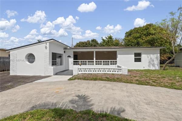 Lauderdale Manors, 1031 NW 13th St, Fort Lauderdale, Florida 33311, image 1