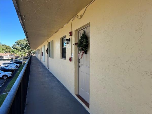 Villas At Carriage Hills, 200 Gate Rd #207, Hollywood, Florida 33024, image 2