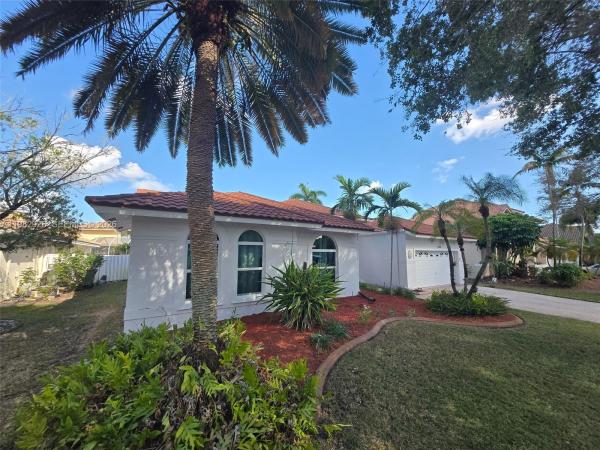 Malibu Pointe At Silver Lakes, 1583 NW 182nd Way, Pembroke Pines, Florida 33029, image 1